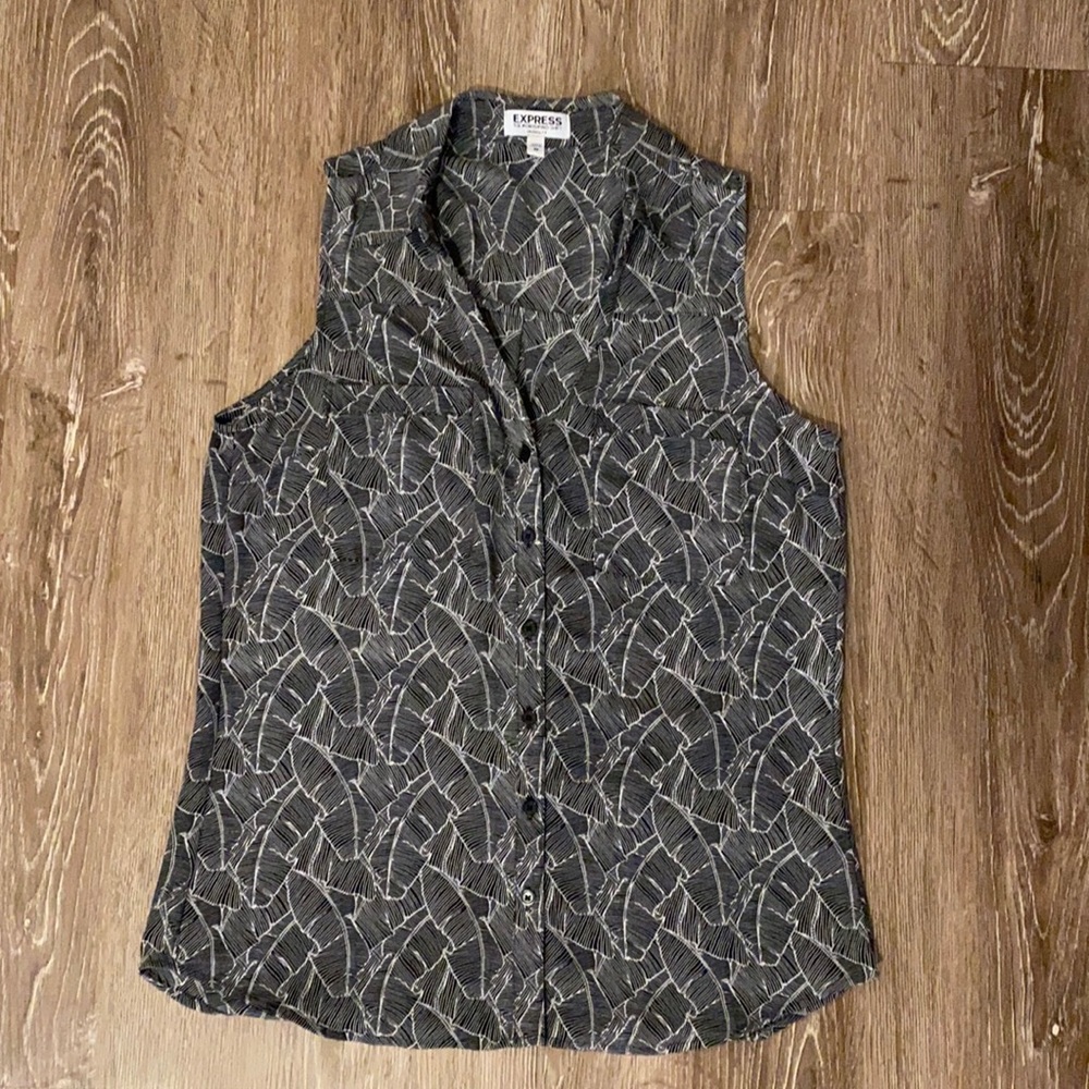 Express Original Portofino Sleeveless B&W Leaves